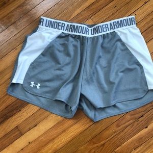 Under Armour Women’s Shorts-Medium